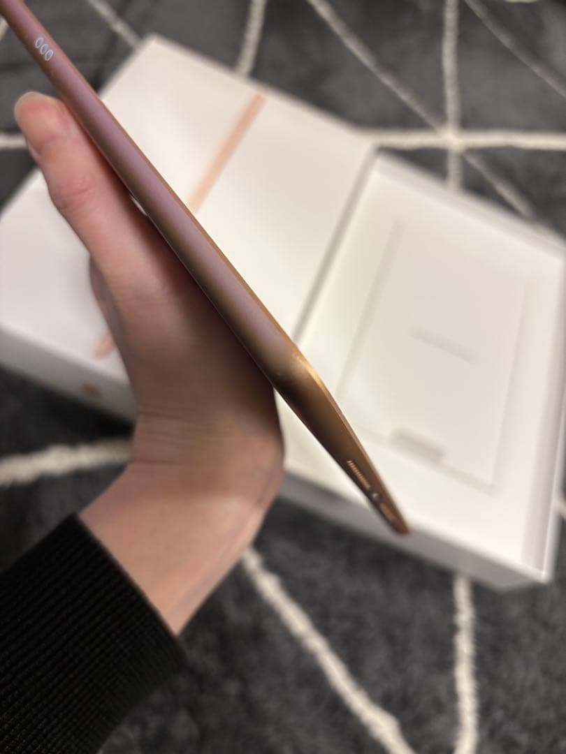 iPad (第8世代) 32GB ゴールド バッテリー良好