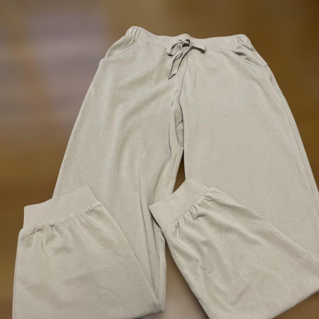 新品TENTIAL BAKUNEスエットセッアップ リカバリーウェア　L
