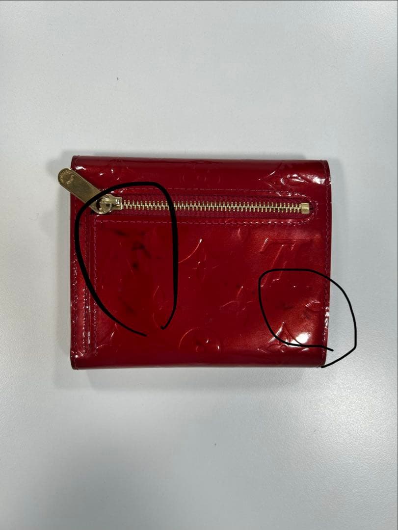 Louis Vuitton エナメル 二つ折り財布 レッド