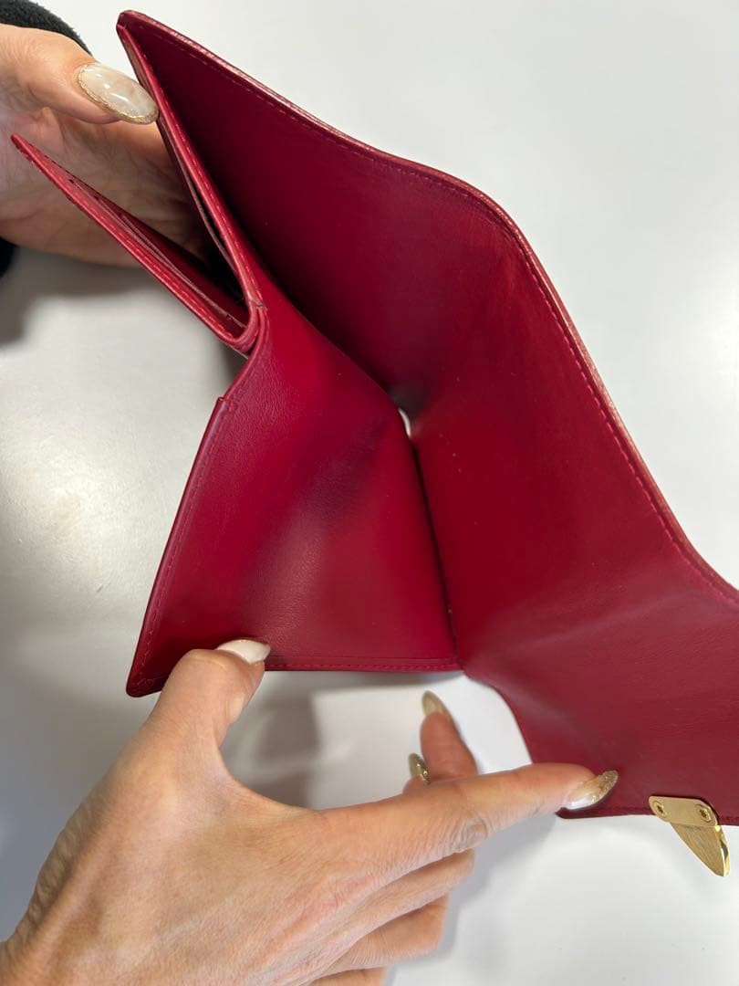 Louis Vuitton エナメル 二つ折り財布 レッド
