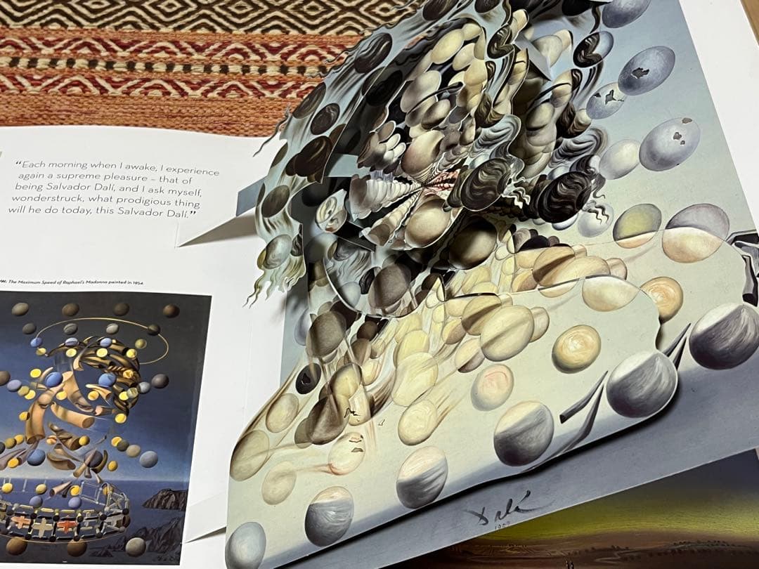 Dalí Pop-Ups 珍しい書物　ダリ