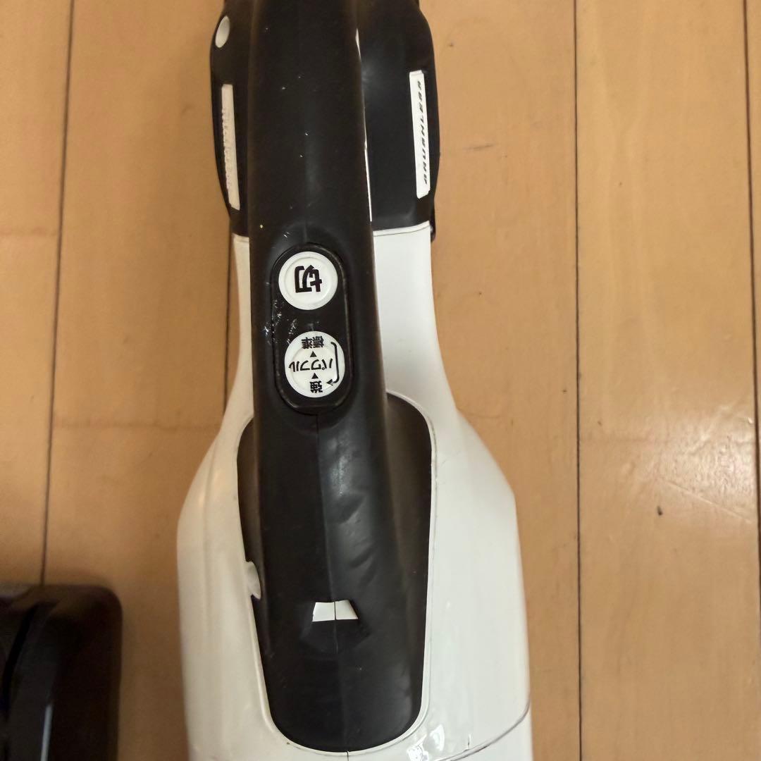 マキタ CL281FD 充電式クリーナ(白) 充電器・バッテリー付