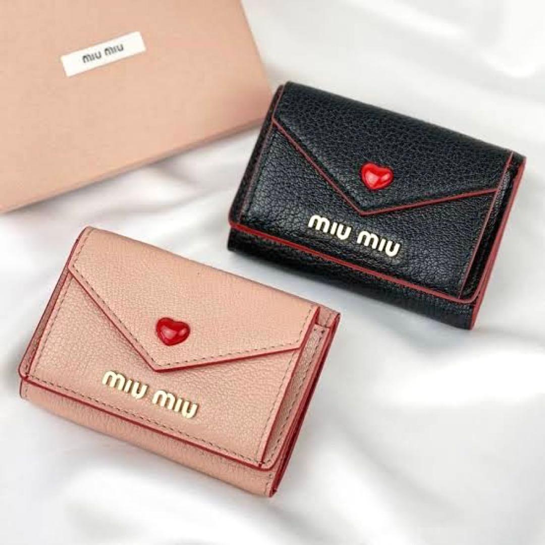 み*様 【美品】miumiu マドラス ラブ ラブレター 三つ折り 財布 ハート