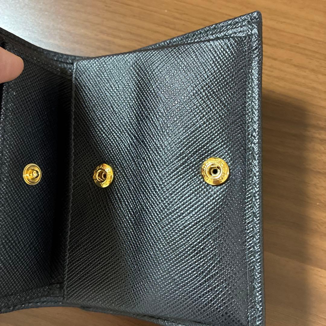 PRADA プラダ 二つ折り財布 サフィアーノレザー ブラック