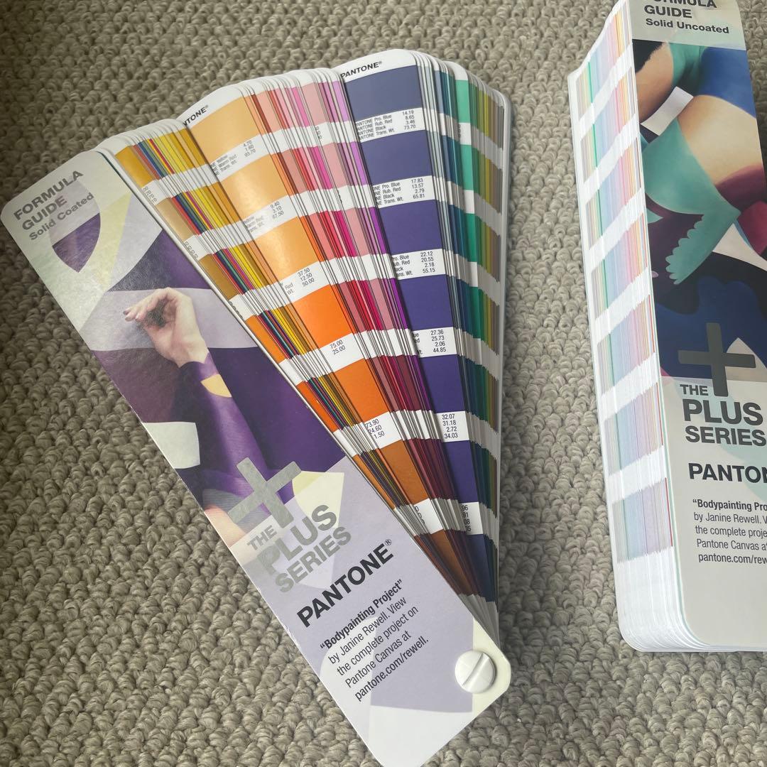 PANTONE パントーン フォーミュラガイド　プラスシリーズ　2冊セット