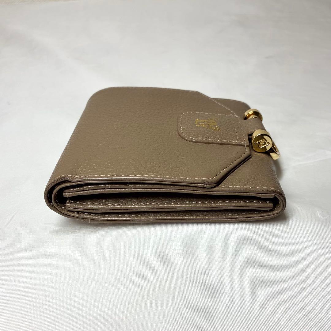 【美品】　アタオ　ロトロ　二つ折り財布　コンパクトウォレット　馬車　シボ革　人気