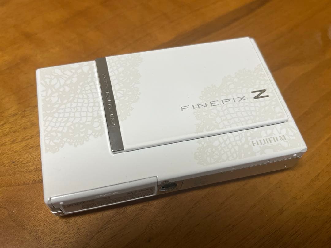 【稼動品】FUJIFILMデジタルカメラ FINEPIX Z250fd ホワイト