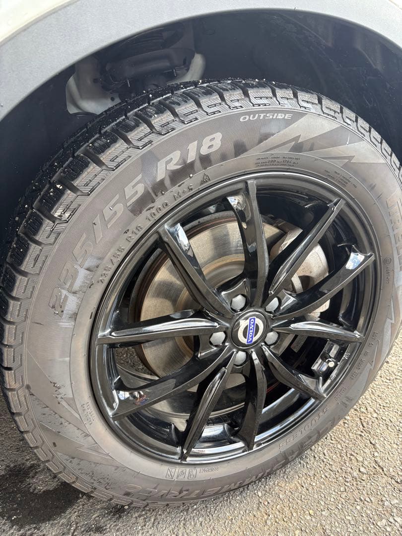 ボルボXC40スタッドレスタイヤ、送料込み