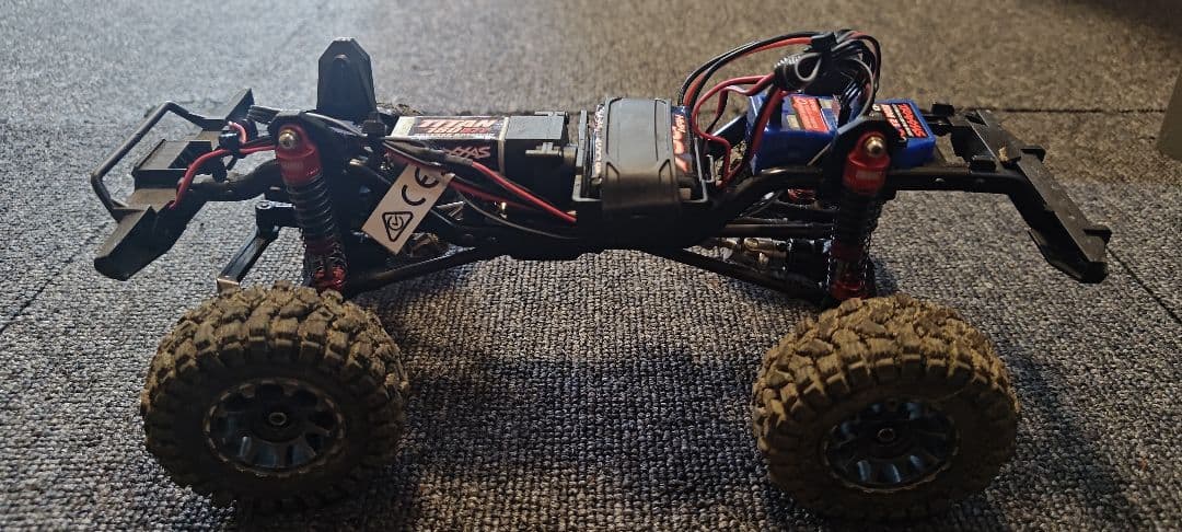 TRAXXAS　TRX4M ディフェンダー　たーたたーた