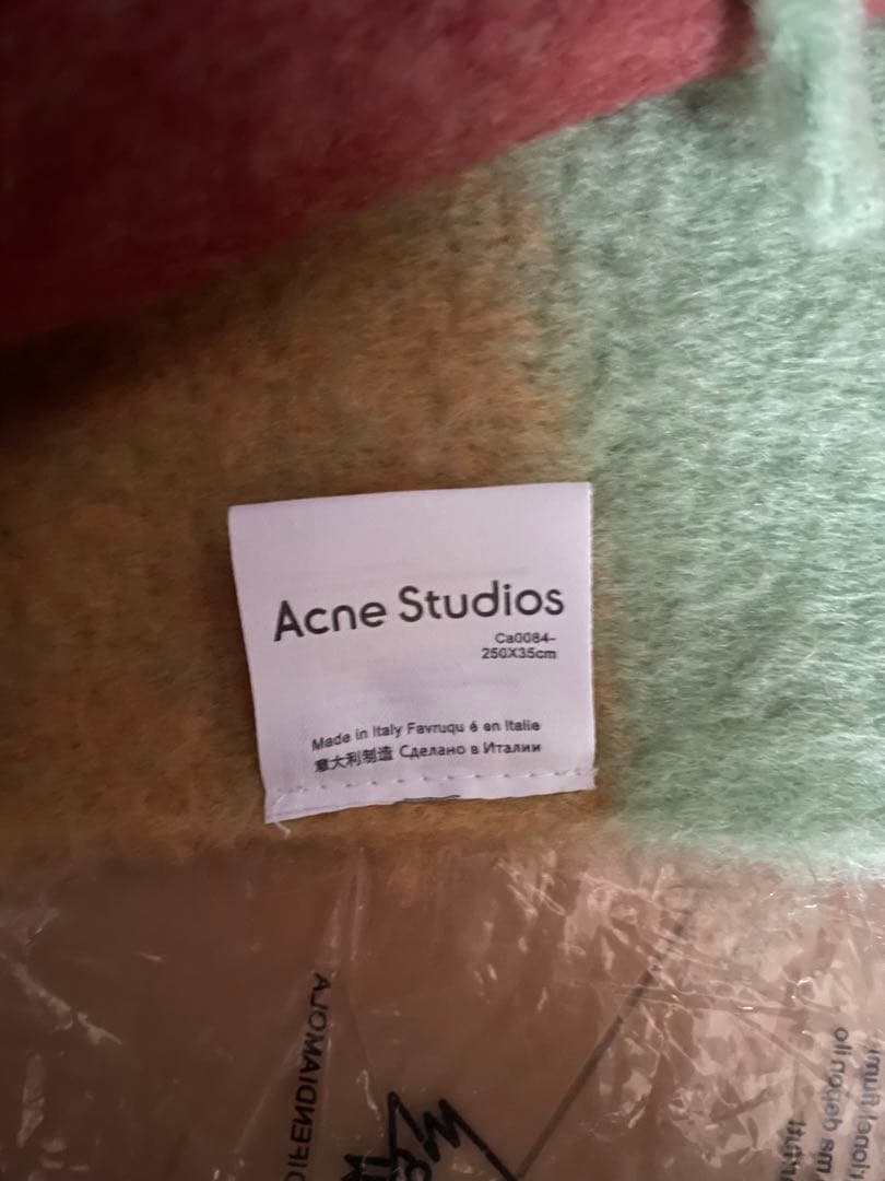 Acne Studiosマフラー
