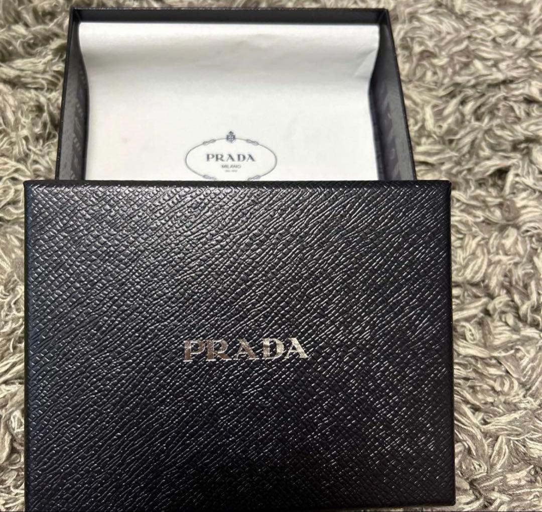 【正規品】【最終値下げ】PRADA 財布　サフィアーノ　二つ折り