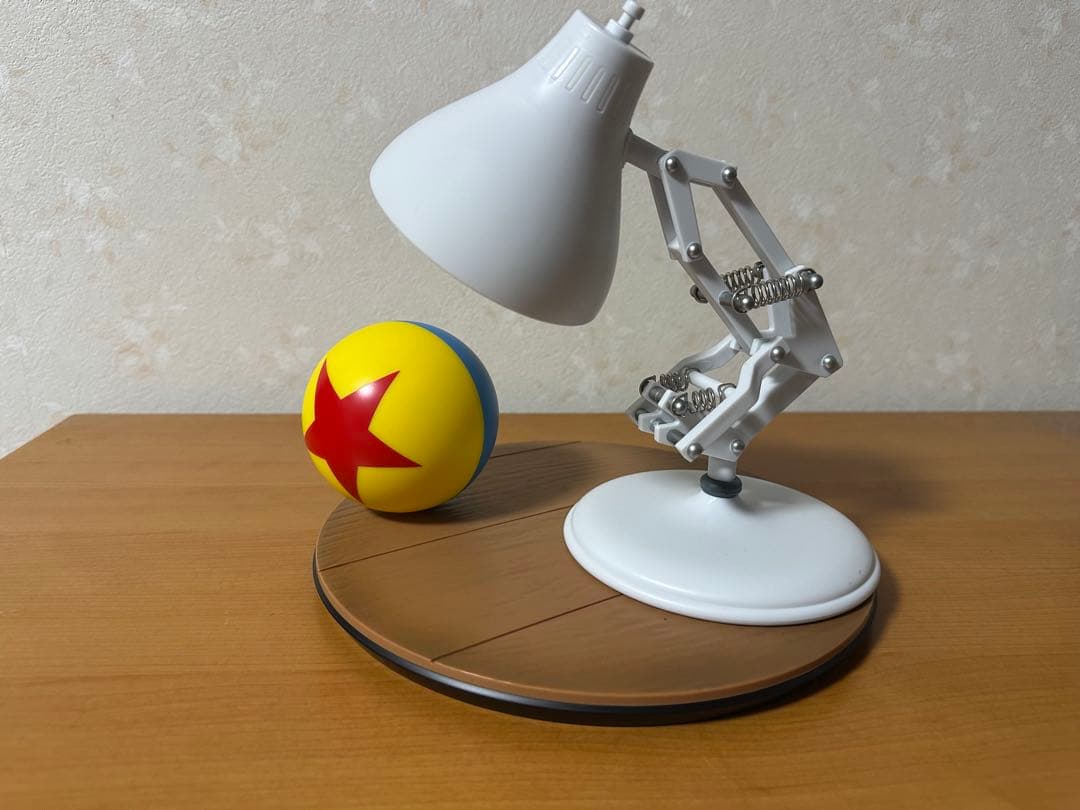PIXAR ロゴフィギュア＆ランプセット