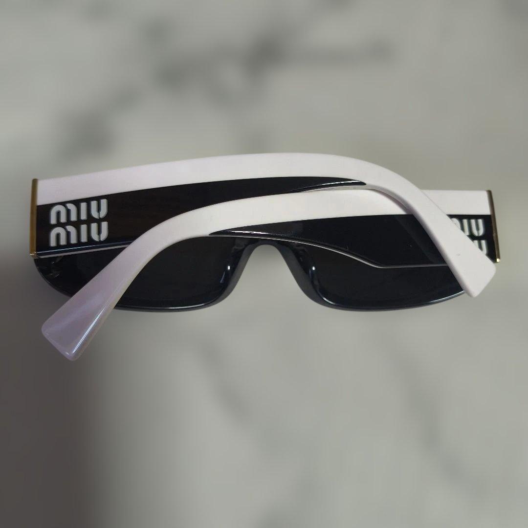 Miu Miu スクエアフレームサングラス 黒