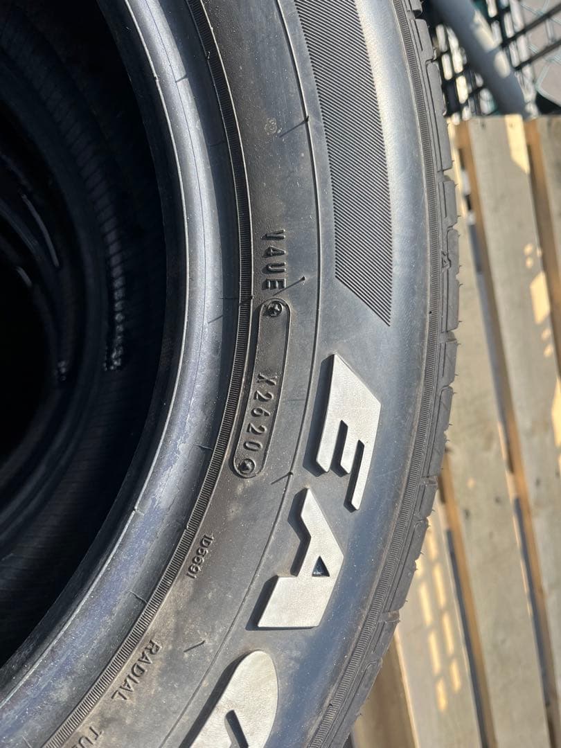 グッドイヤーナスカ215/65R16 109/107R