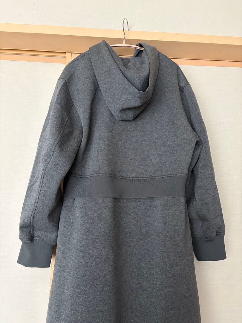 ADORE エアーダンボールフーディワンピース 新品未使用 アドーア