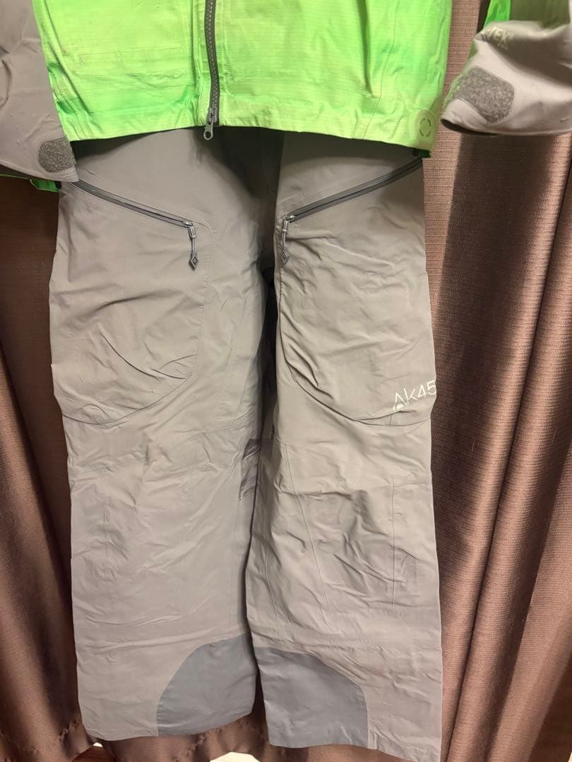 【値下】BURTON AK 457 Gray NeonGreenウェア セット