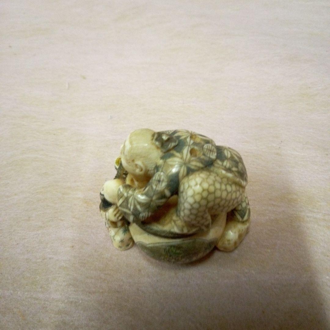 根付　51g　細密細工美術品　古美術　骨董品　名工(山口)