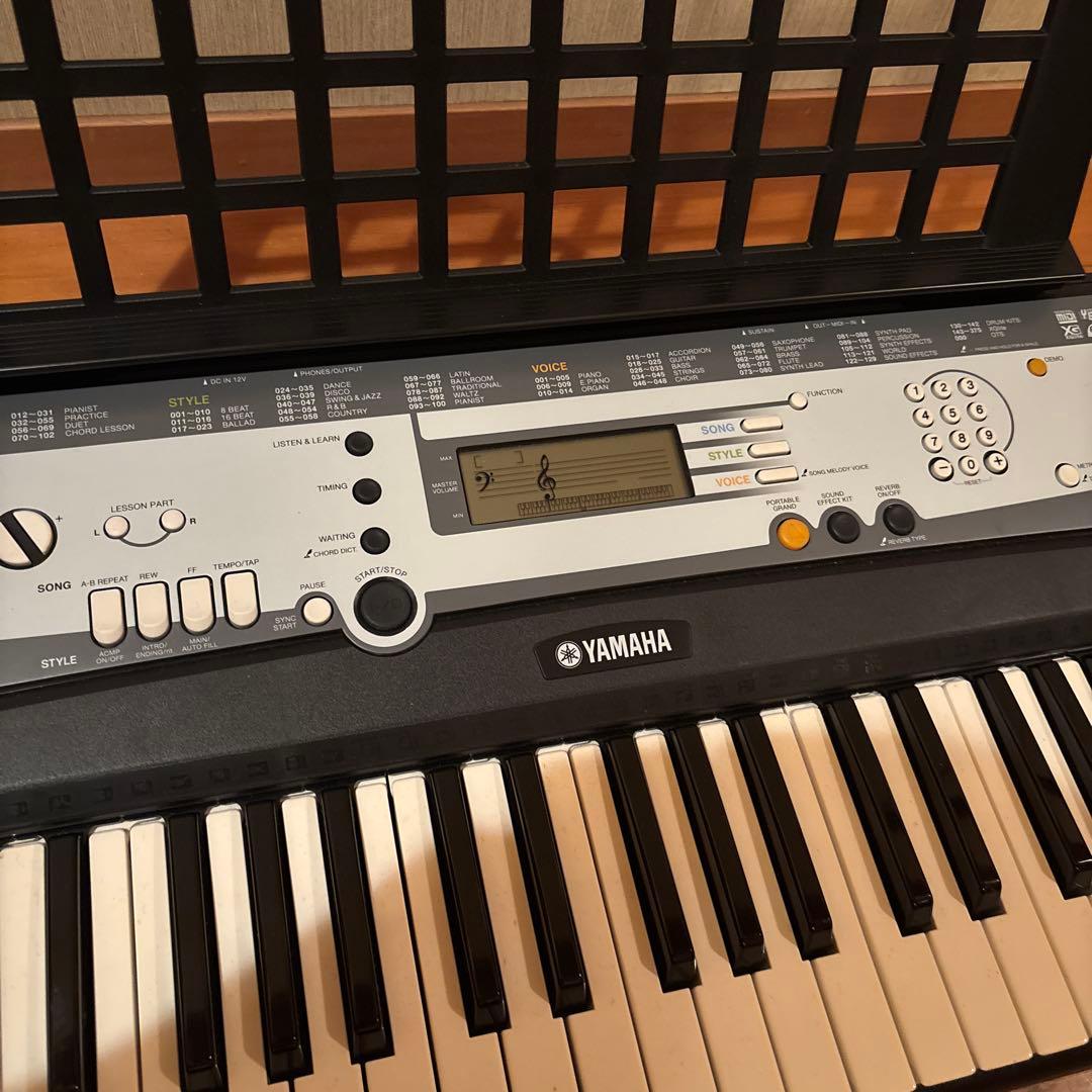 YAMAHA　PORTATONE　PSR-E213　電子キーボード