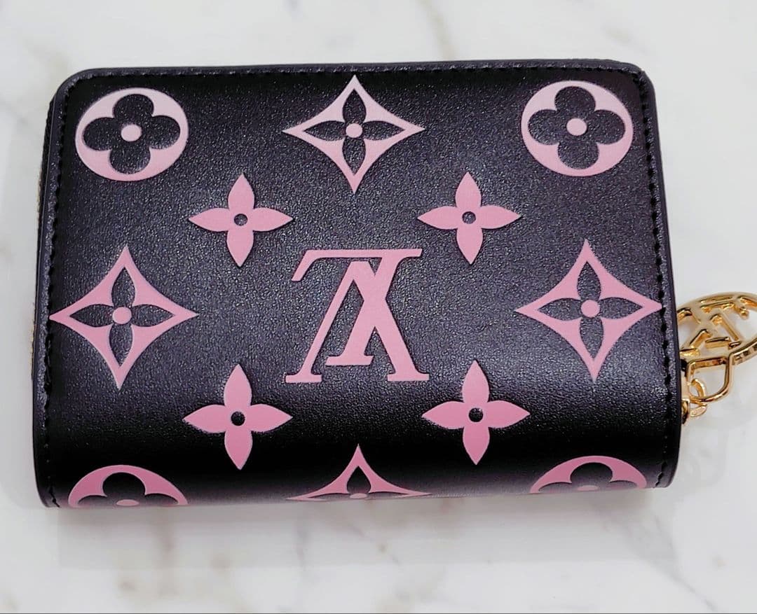 二つ折り財布ピンクグラデーション☆ノベルティ(非売品)LOUISVUITTON