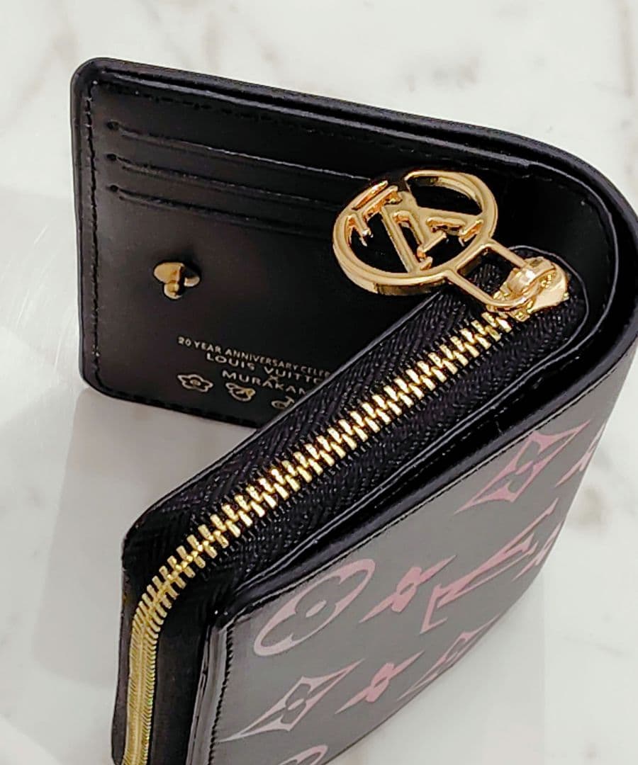 二つ折り財布ピンクグラデーション☆ノベルティ(非売品)LOUISVUITTON