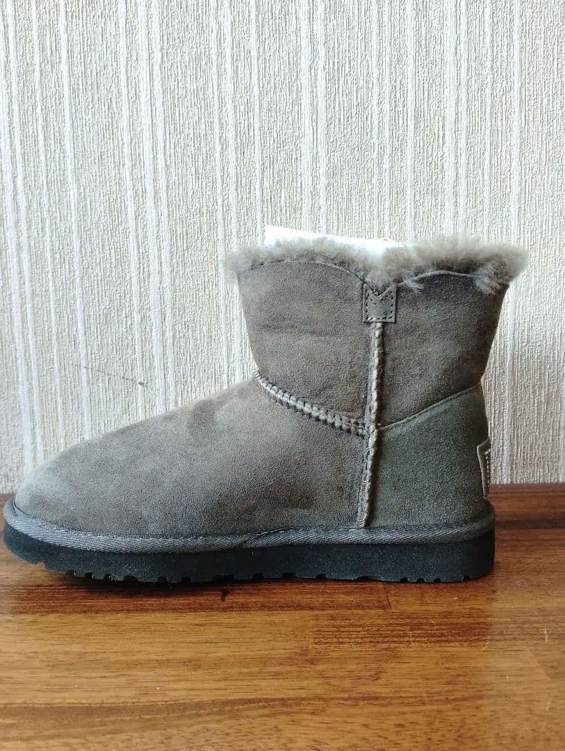 UGG　ブーツ　新品　アグ　BAILEY　BUTTON　BLING　23cm