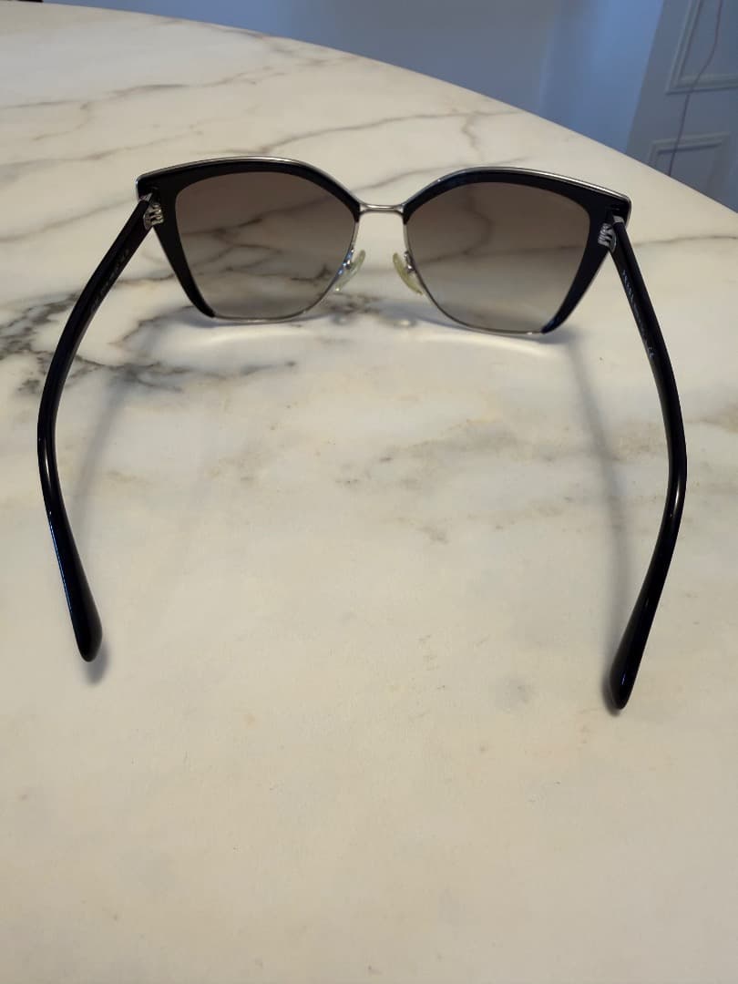 PRADA キャットアイサングラス ブラック