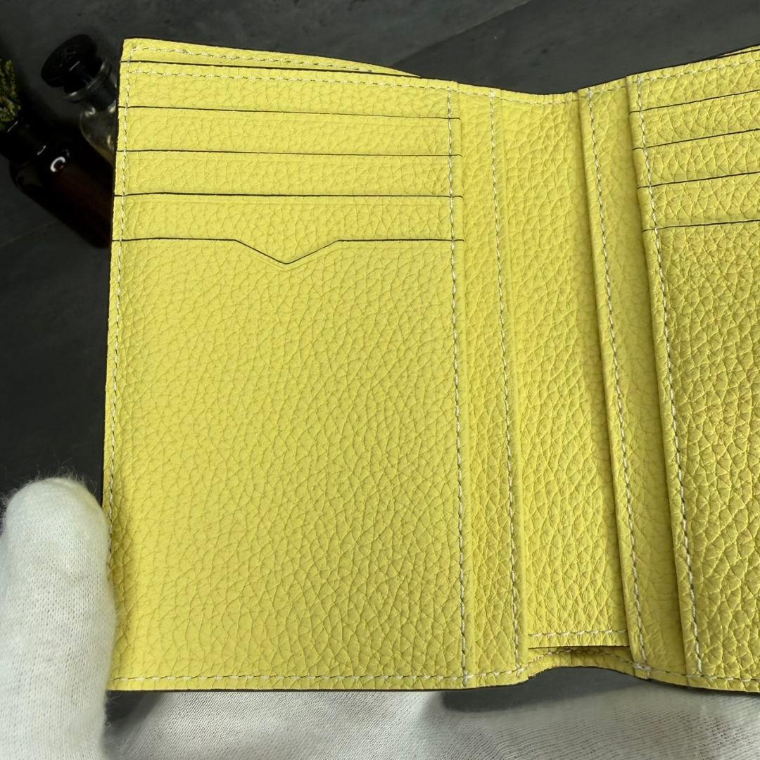 【極美品】ボナベンチュラ ベルテッドウォレット シュリンクレザー エトープ