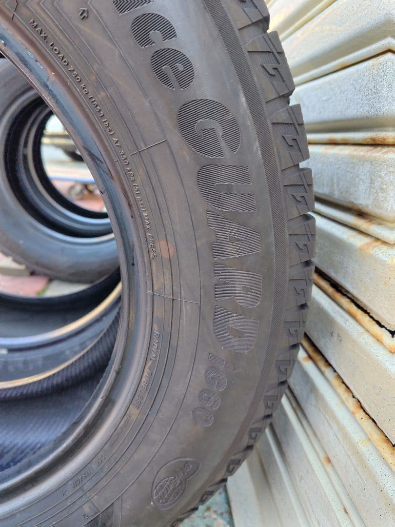 ヨコハマ アイスガードIG60 215/65R16