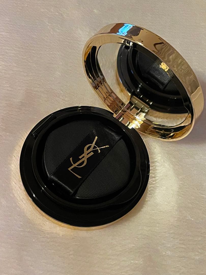 未使用品★YSL　ラディアント　タッチ　グロウパクト　B20　替えパフ付き