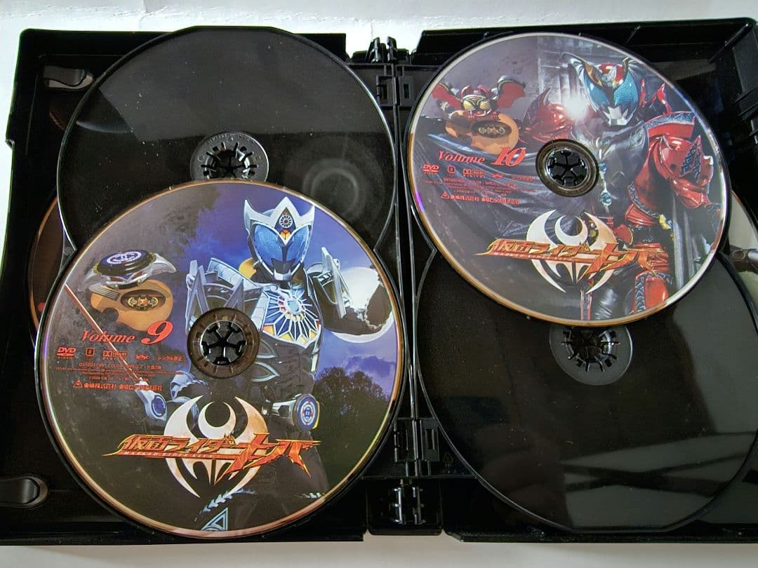 ほぼ新品 国内正規セル版DVD仮面ライダーキバ全巻セット
