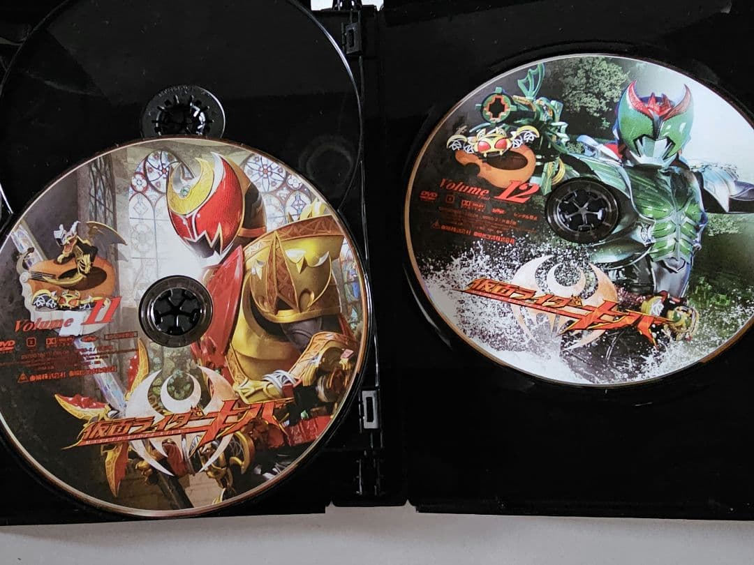 ほぼ新品 国内正規セル版DVD仮面ライダーキバ全巻セット