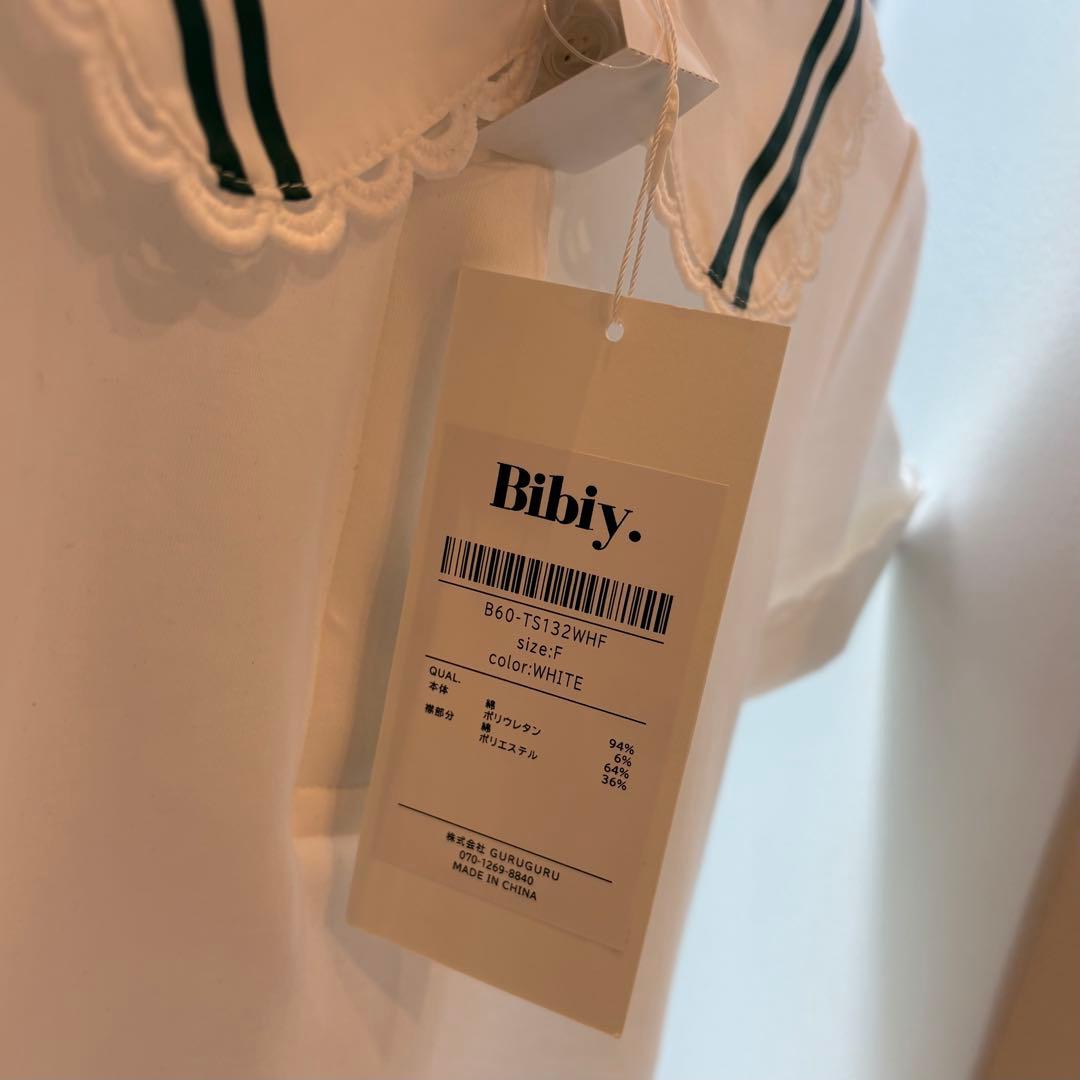 bibiy. ビビィ ロゴ 襟付きブラウス