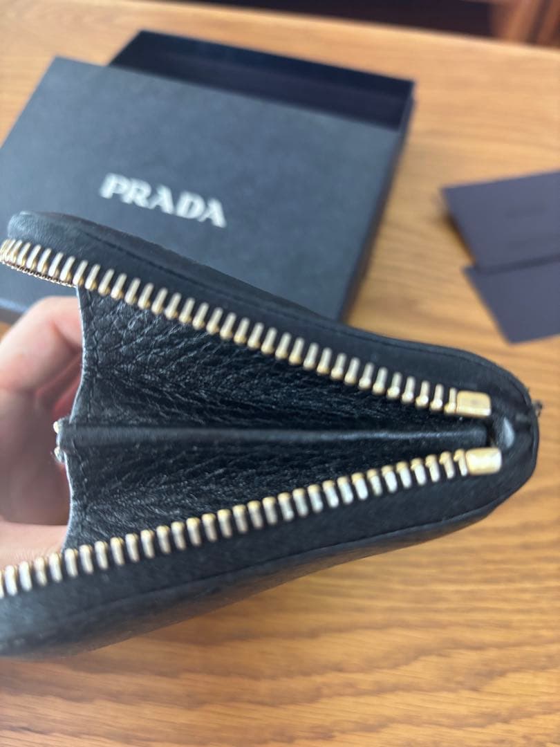 【PRADA】二つ折り財布 ヴィッテロダイノ ブラック 箱・ギャランティカード付