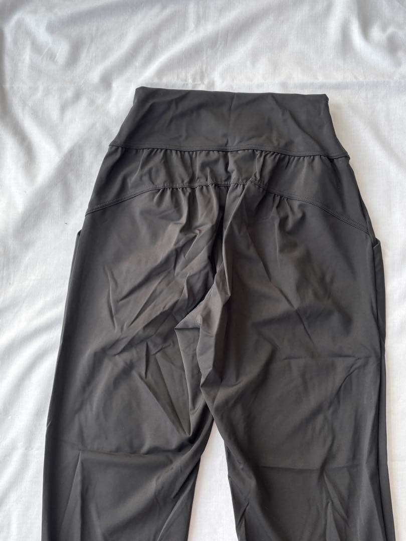 新品 チャコットバランス★13750円動きやすいスムースパンツ M 黒 バレエ