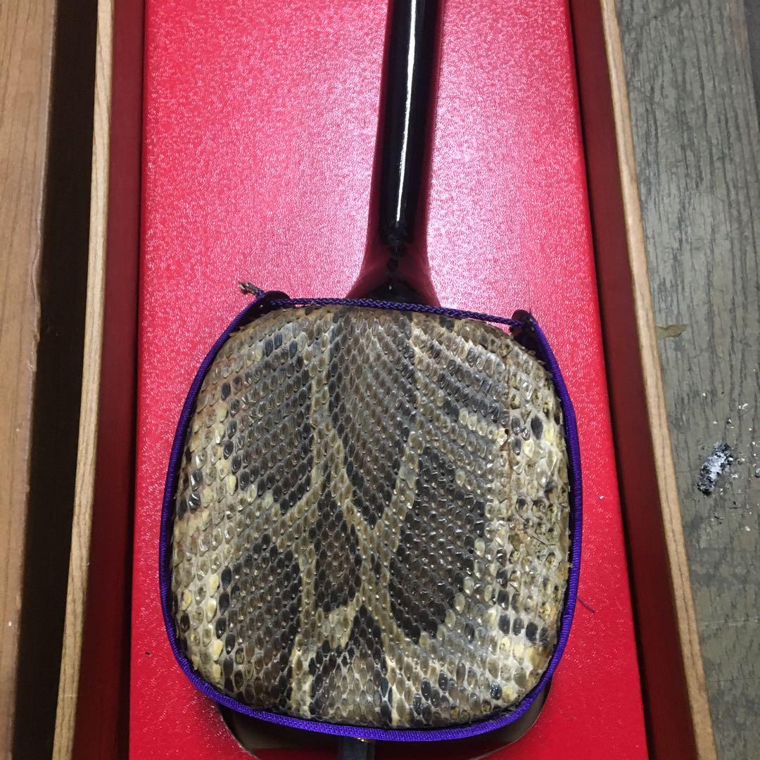 沖縄製 三味線 本体 ヘビの皮