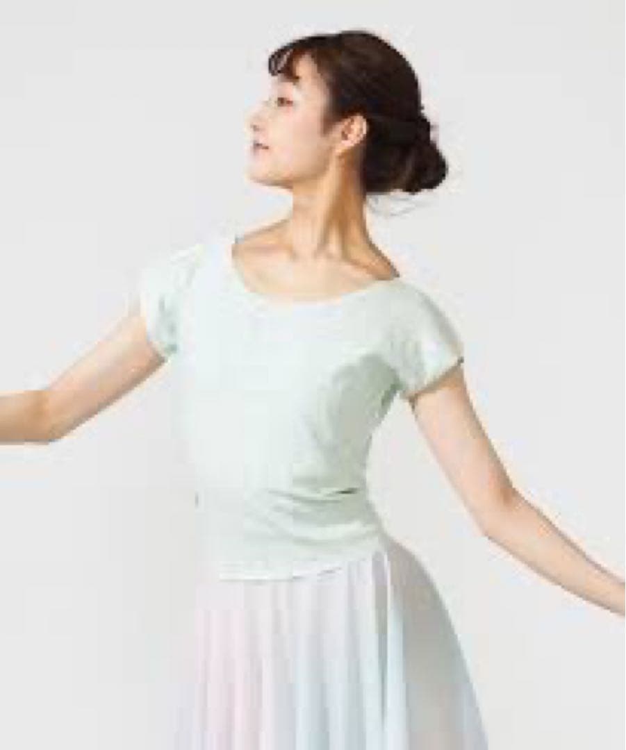 【新品・未使用】Chacott チャコットトップス ノーソーイングニットTシャツ