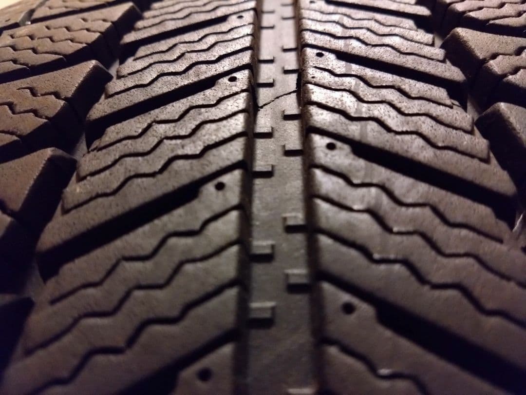 【値下げ】225/50R17 スタッドレス2本 ミシュラン X-ICE3+ ①