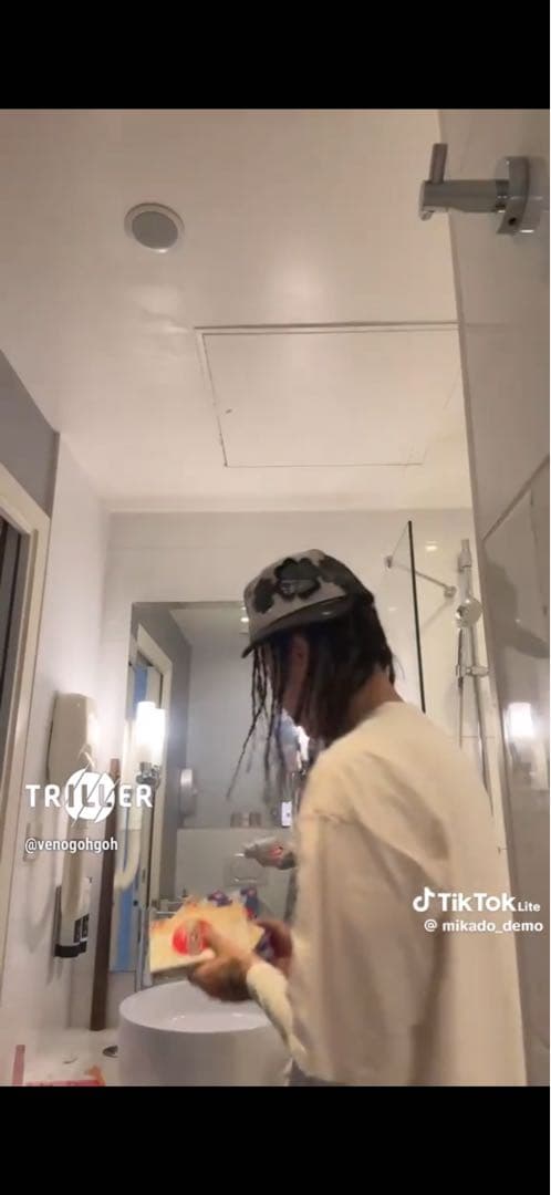 imozonsavingclothing キャップ　mikado着用