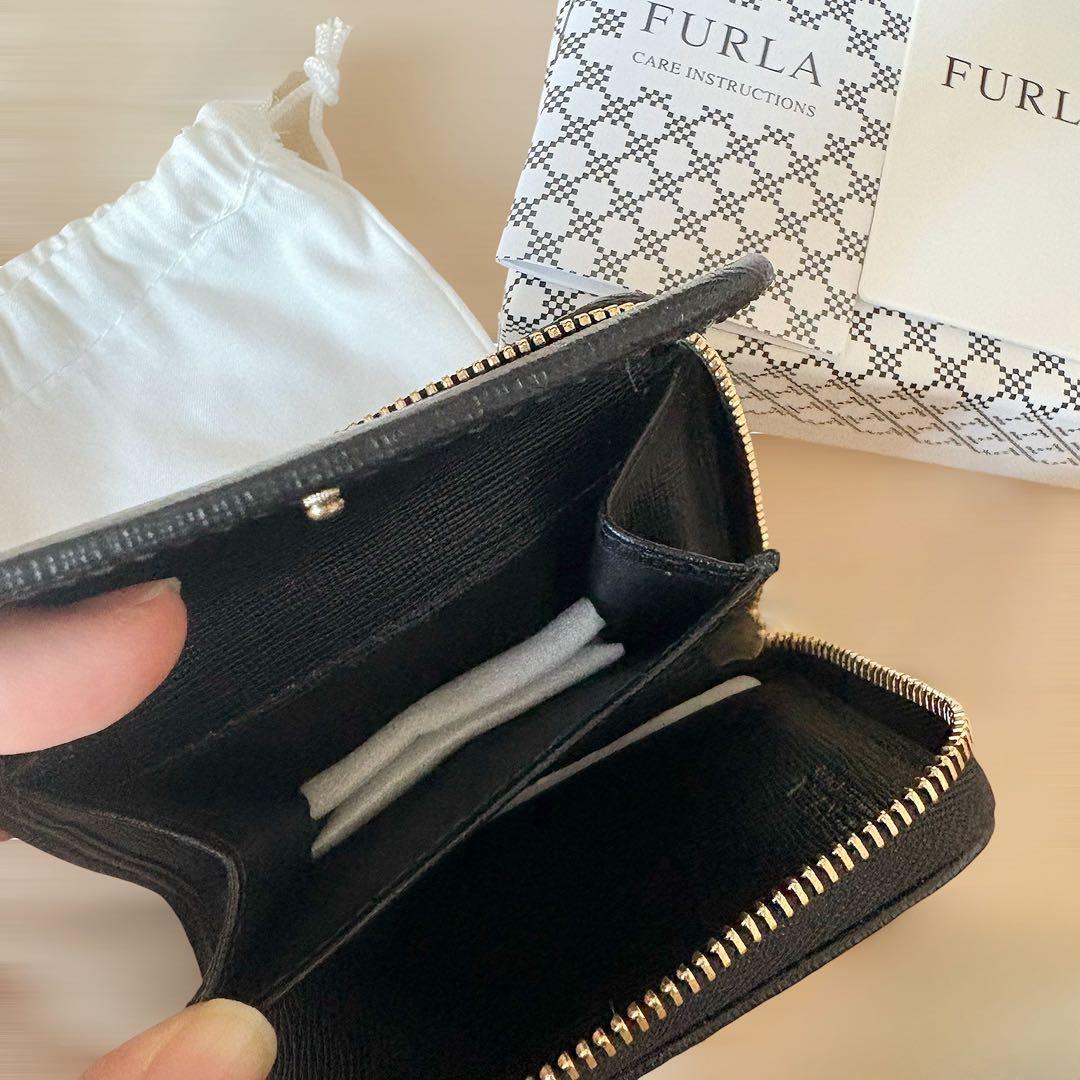 m*♪様 新品 未使用 FURLA ブラックレザー 二つ折り ファスナー ミニ