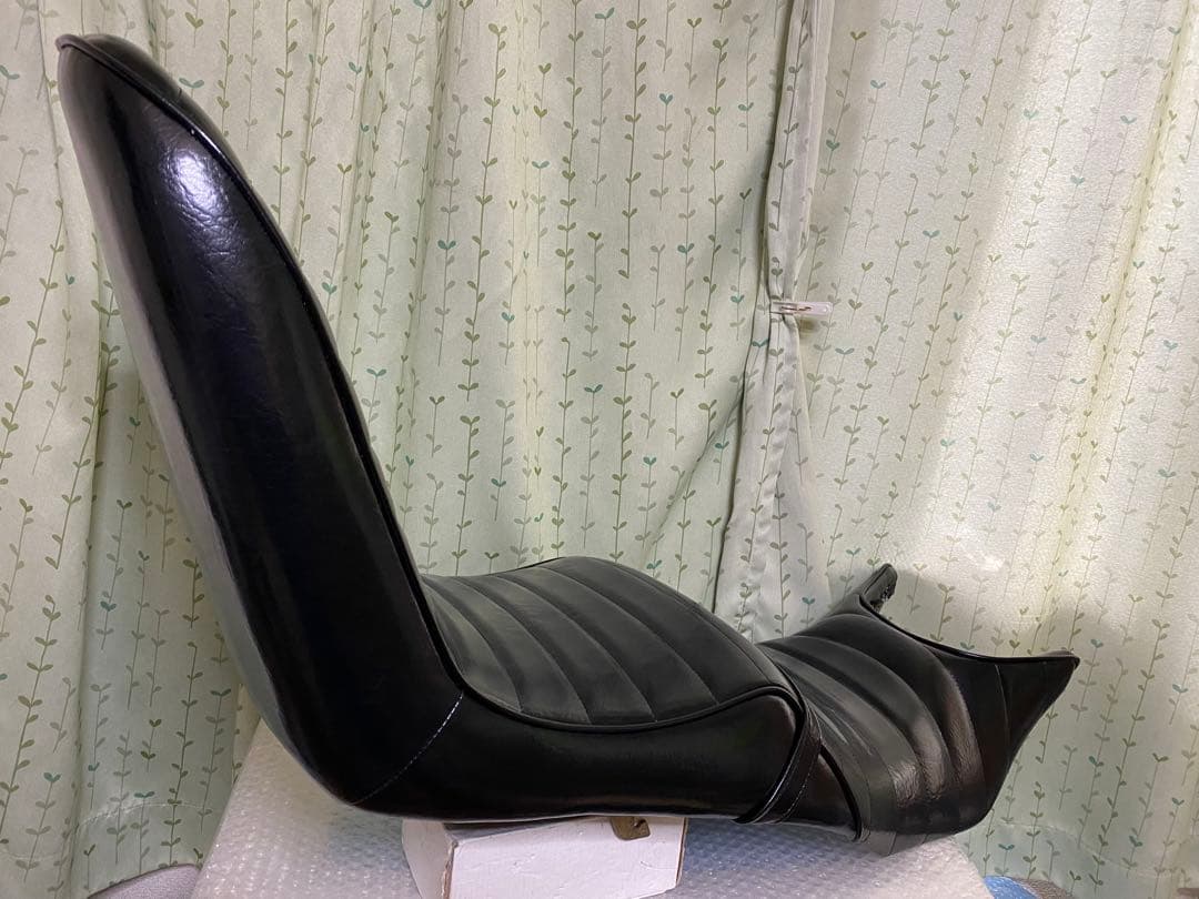 猫*様 特注 激レア 新品 ホーネット250 三段シート 艶あり黒 40cm M