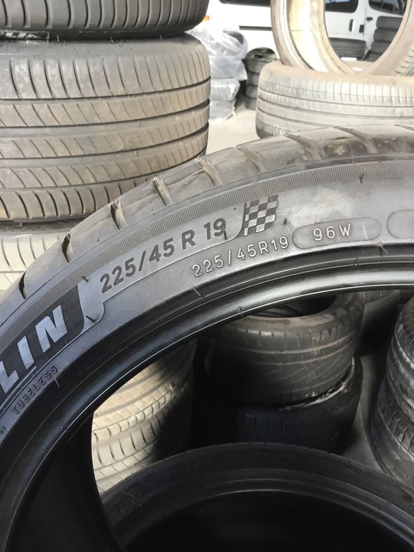 ミシュラン サマータイヤ 225/45 R19