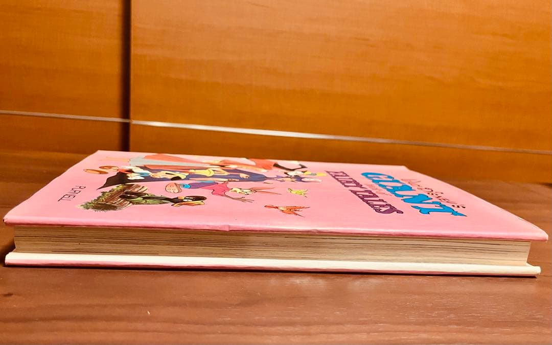 洋書　ディズニー絵本GIANT book of FAIRY TALES