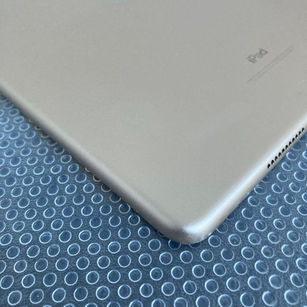 820 外観美品☆iPad Pro 256GB 10.5インチ WIFIモデル