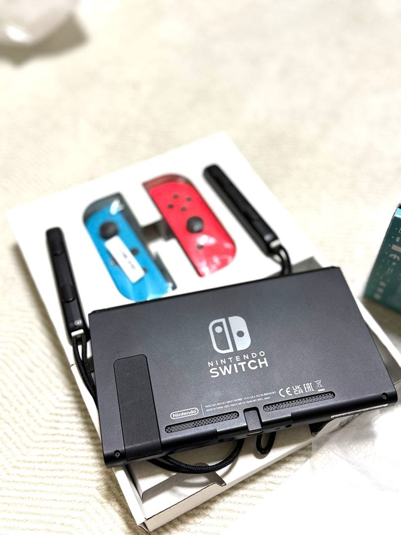 Nintendo switch本体　嬉しいおまけ付き！！！