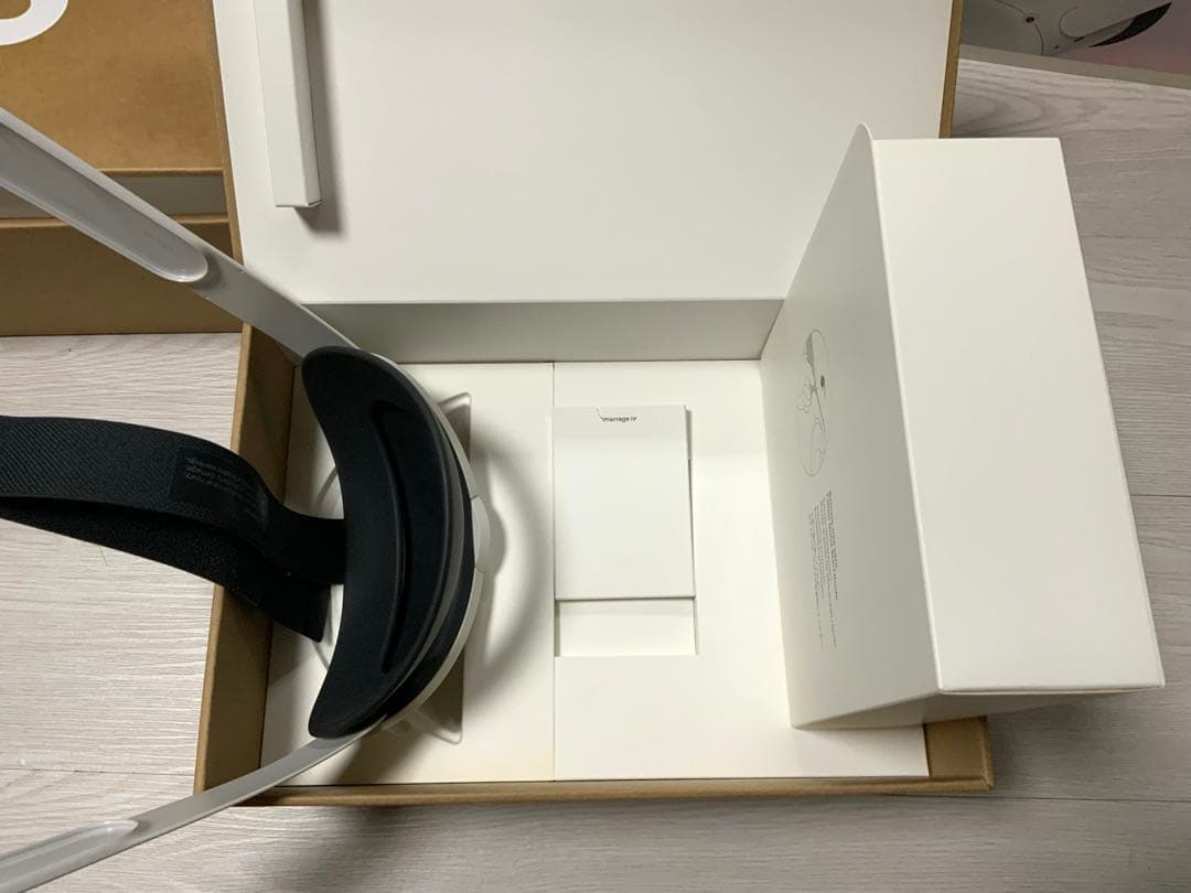 その他  Quest 2 64GB & AnkerCharging