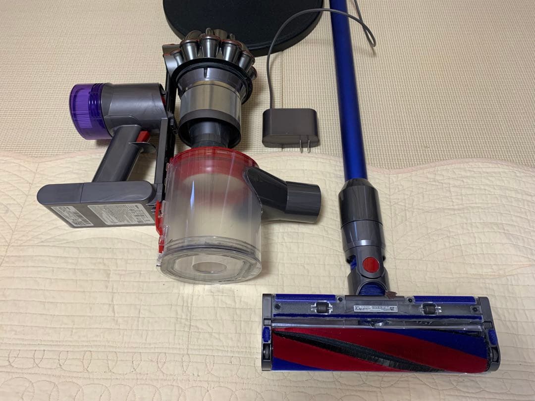 2/3(火)まで出品Dyson V8 Slim Fluffy セット 美品