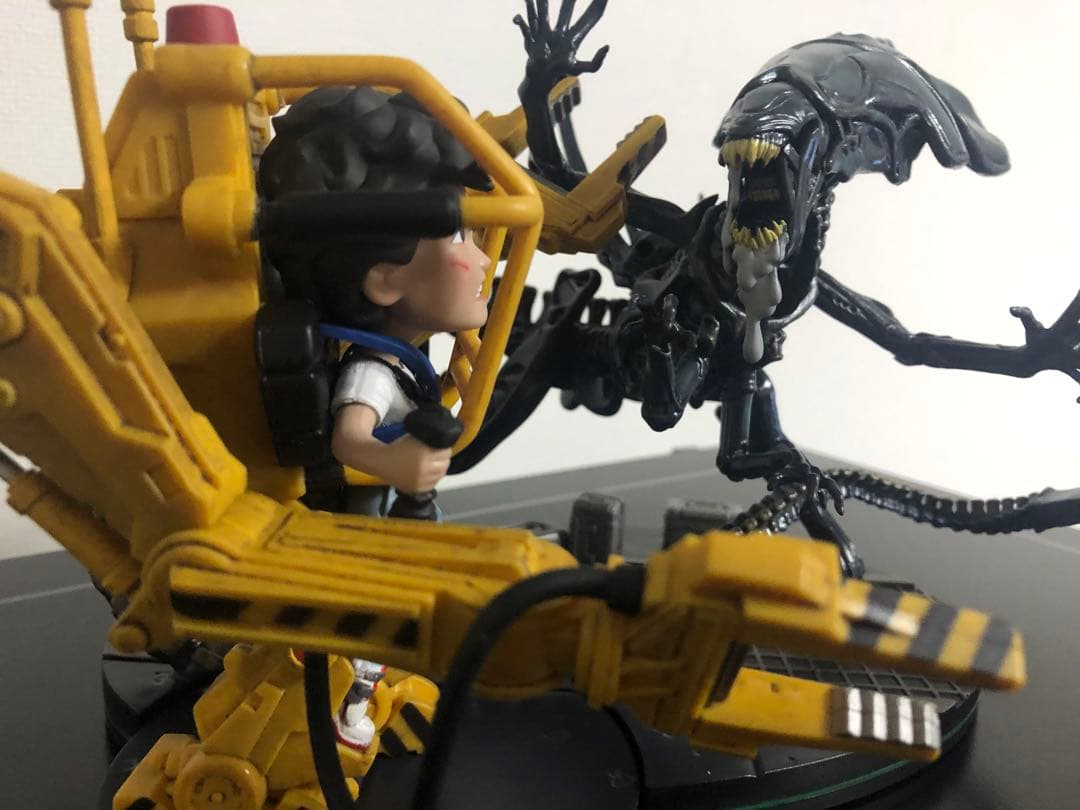 Qフィグ エイリアン・クイーン & リプリー フィギュア 2体セット