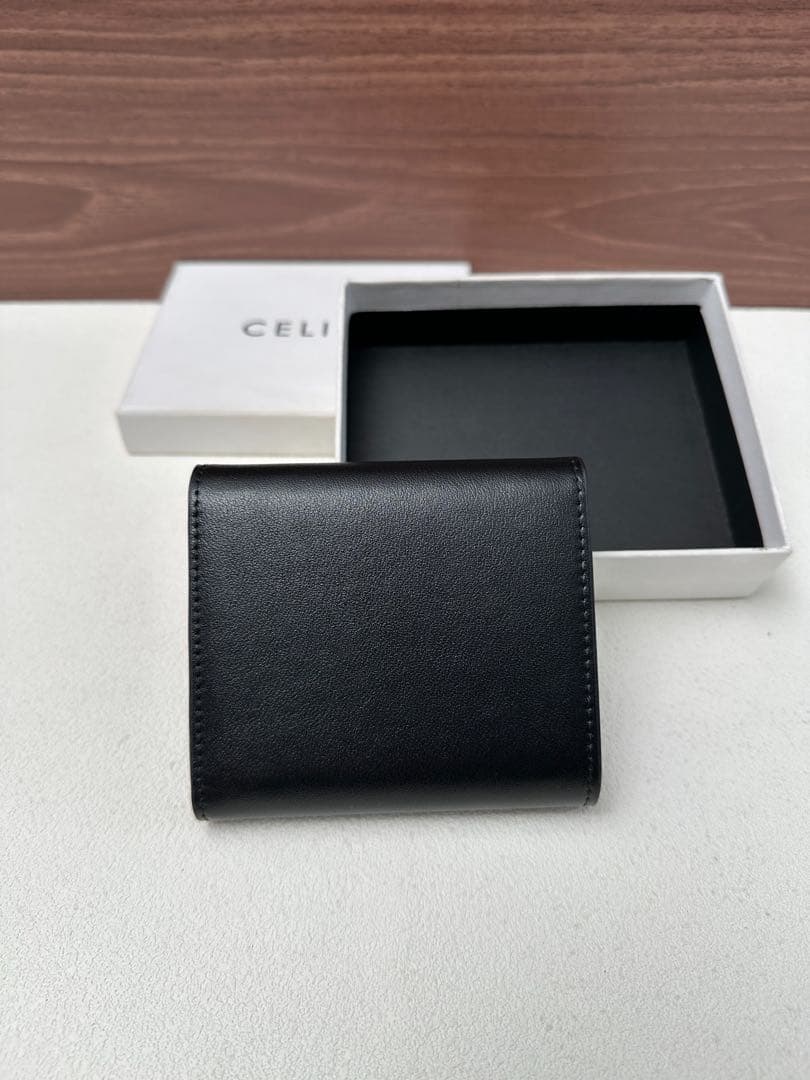 CELINE セリーヌ トリオンフ 三つ折り財布 ブラック ゴールド金具