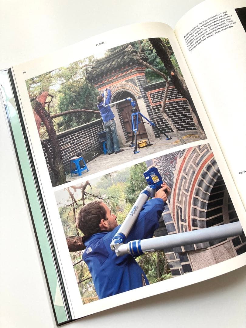 ス・ドホ　Do Ho Suh「PORTAL」韓国現代アート　透明アクリル彫刻