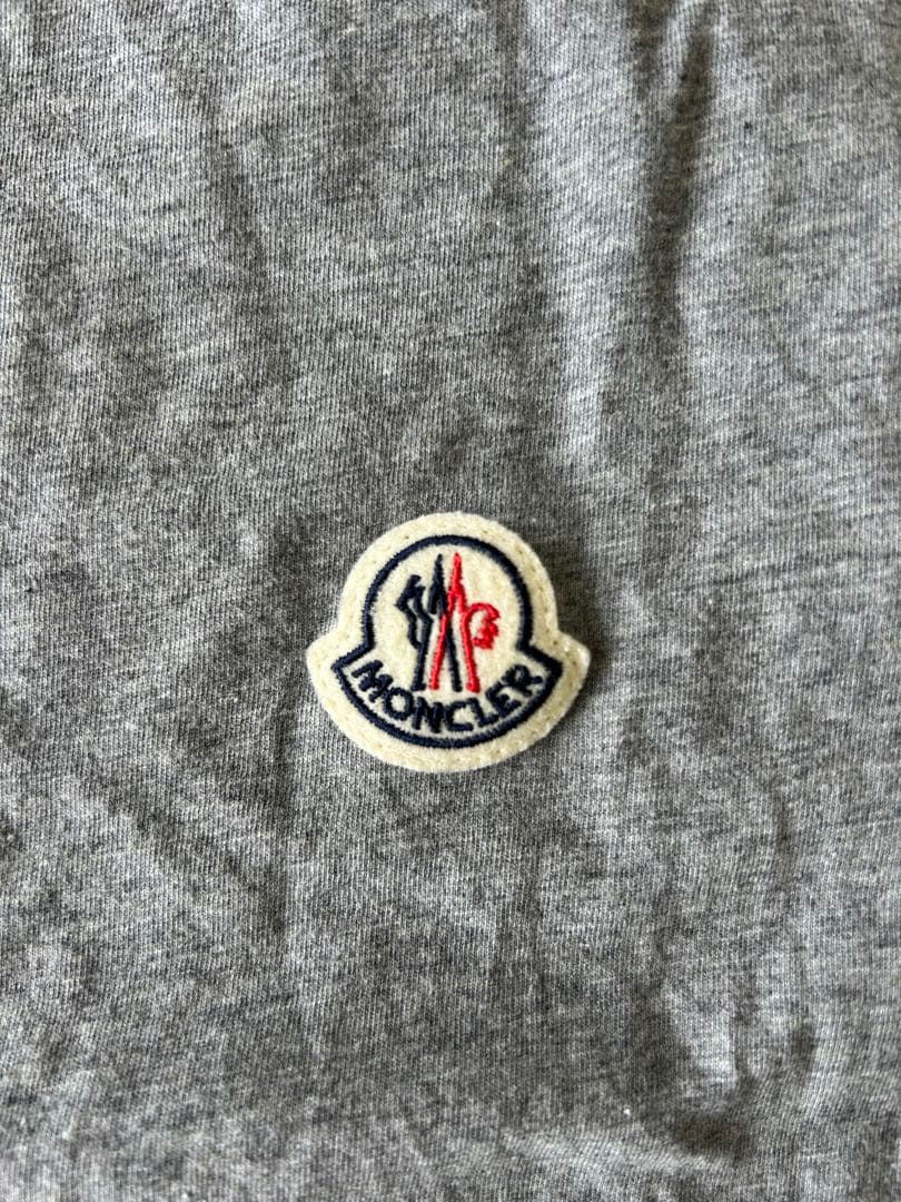 Moncler グレー Tシャツ　値下げ可能